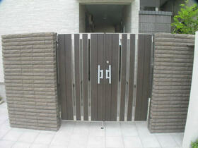 13/13 エントランス