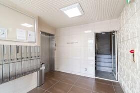 2/2 エントランス