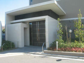 14/14 エントランス