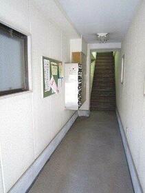 16/16 エントランス