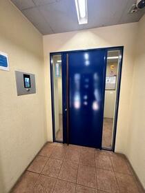 2/2 エントランス