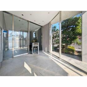 5/5 エントランス