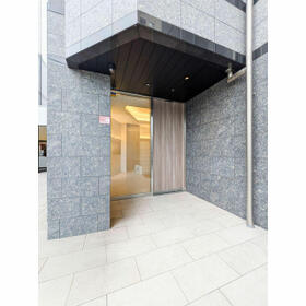 5/5 エントランス