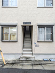 2/2 エントランス