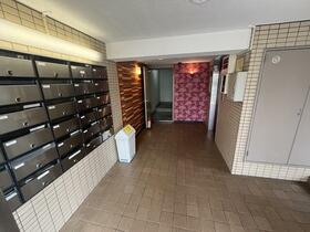 16/16 エントランス