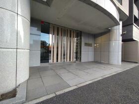 13/13 エントランス