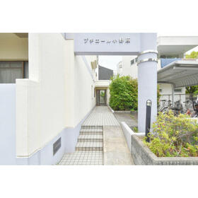 5/5 エントランス