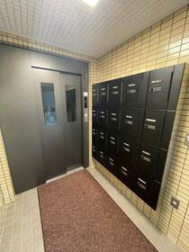 16/16 エントランス