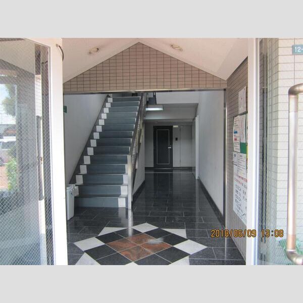 15/23 エントランス