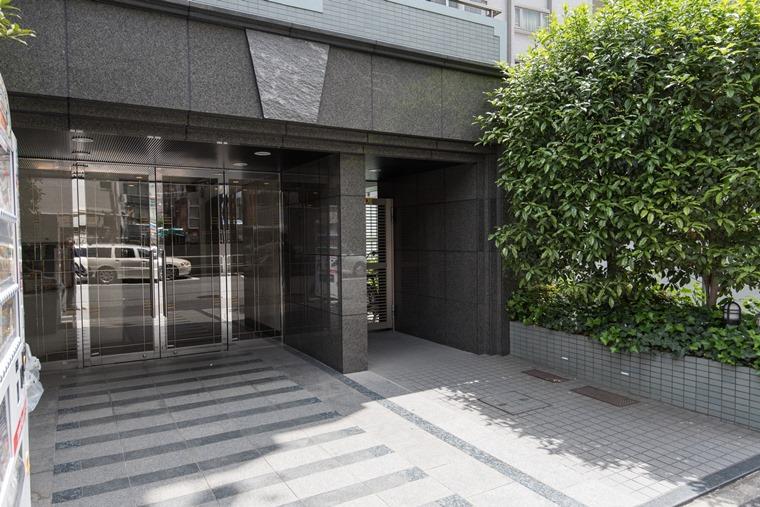 17/17 エントランス