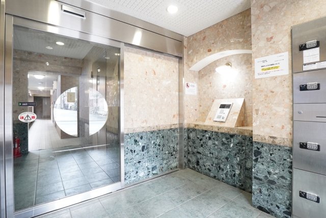 15/16 エントランス