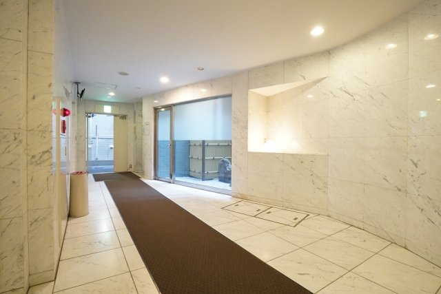 14/17 エントランス