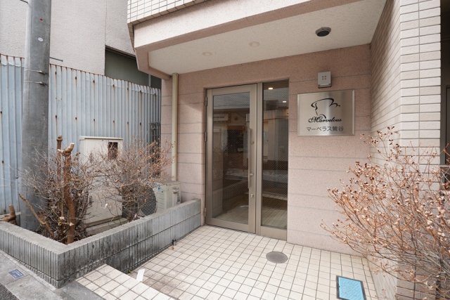 2/4 エントランス