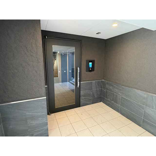 19/19 エントランス