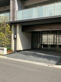 16/16 エントランス