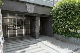 17/17 エントランス