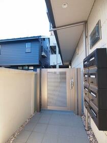 16/16 エントランス