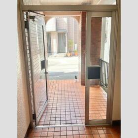 15/15 エントランス