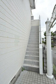 13/15 エントランス