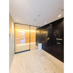 4/5 エントランス