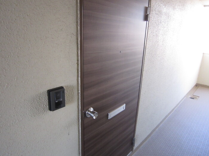 14/16 エントランス