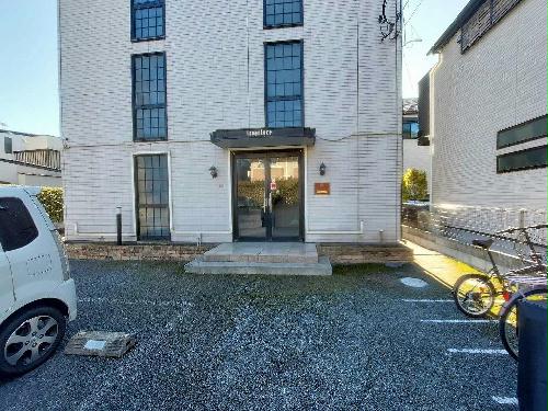 13/14 エントランス