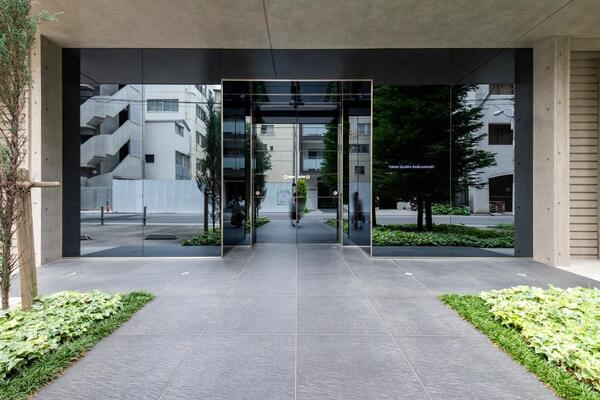 2/2 エントランス