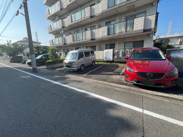 3/3 駐車場