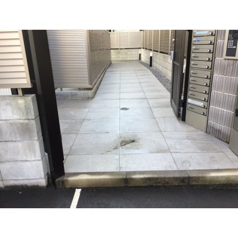 25/25 エントランス