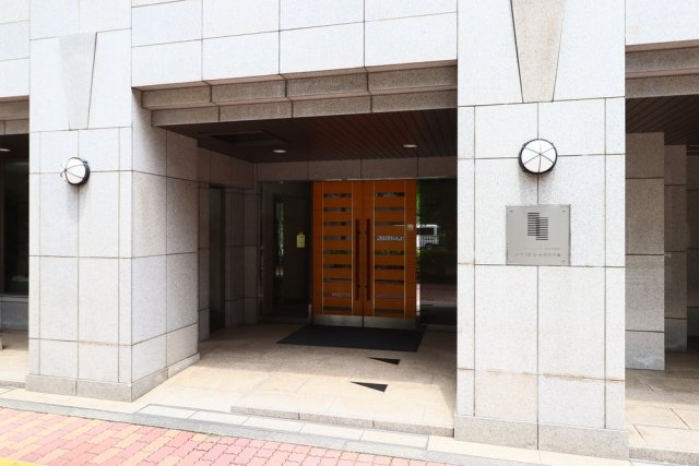 2/4 エントランス