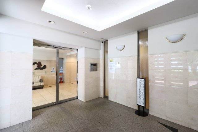 14/15 エントランス