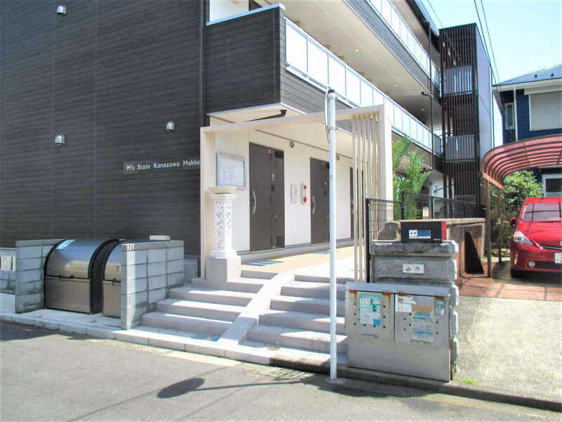 25/28 エントランス