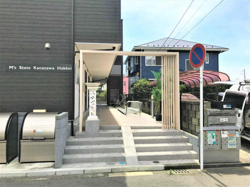 24/28 エントランス