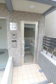 15/23 エントランス