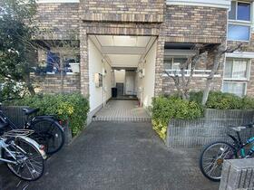 3/4 エントランス