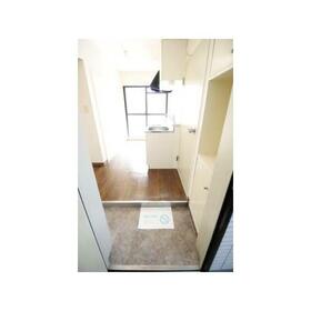 16/23 エントランス