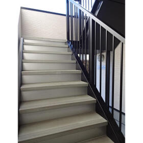 16/16 エントランス