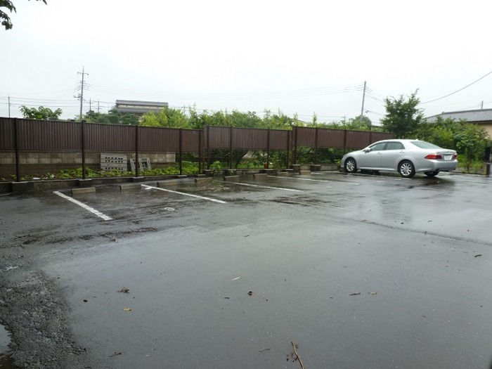 16/18 駐車場