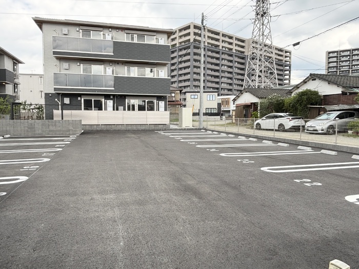 20/20 駐車場