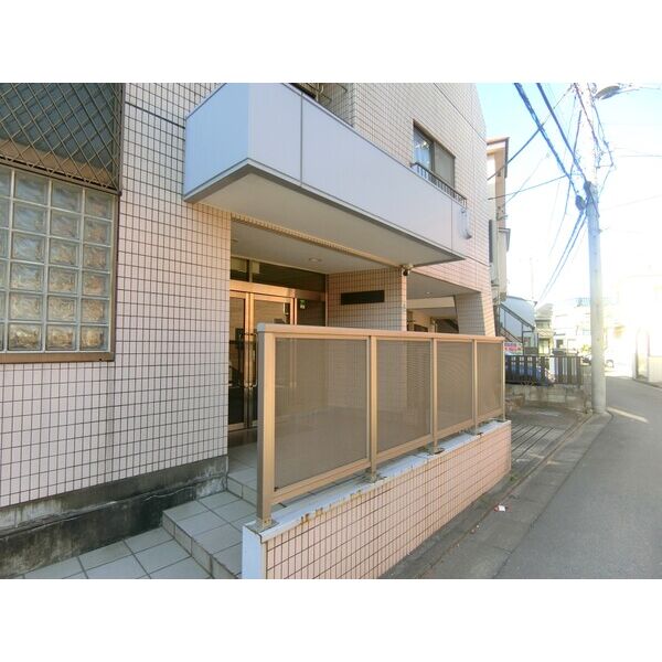 14/14 エントランス