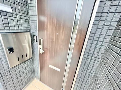 22/30 エントランス