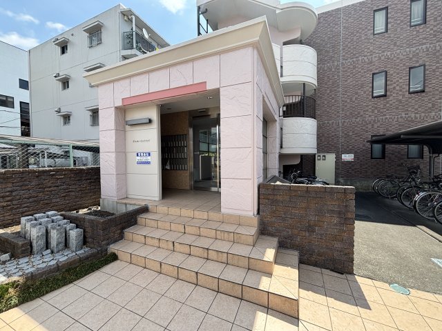 16/18 エントランス