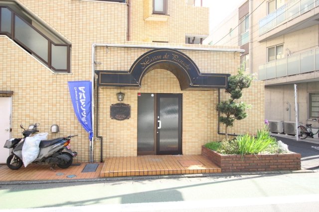 15/22 エントランス