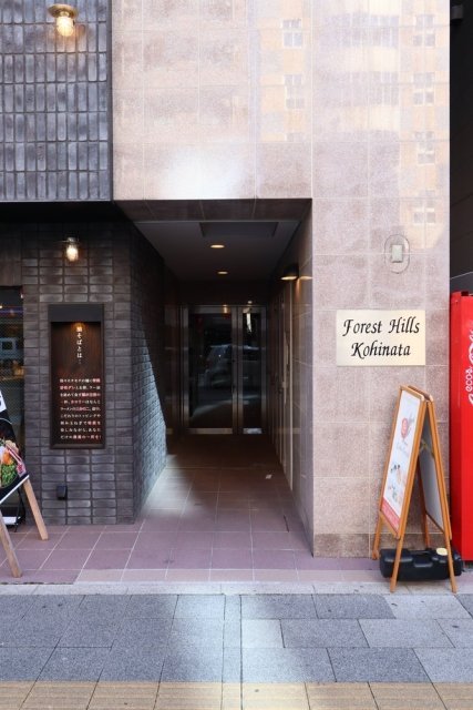 22/26 エントランス