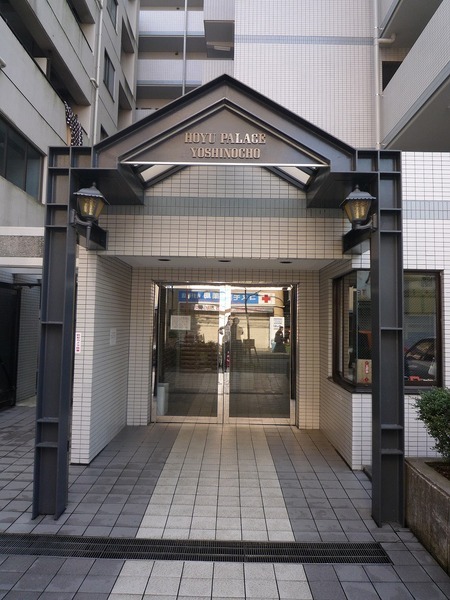 13/14 エントランス