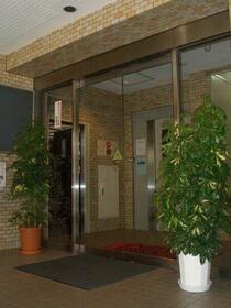 5/5 エントランス