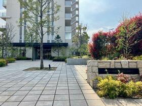 16/16 エントランス