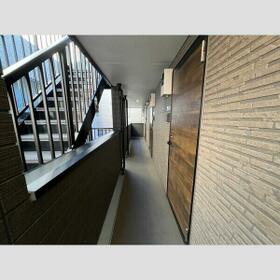 15/15 エントランス