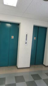 13/14 エントランス