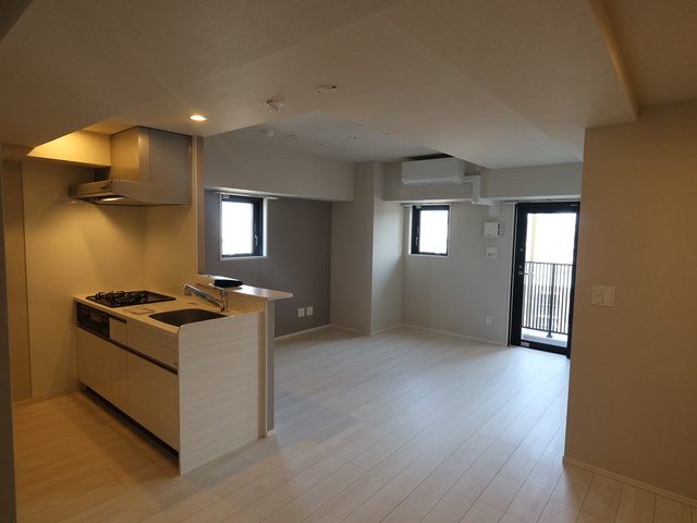 18/29 リビング/ダイニング